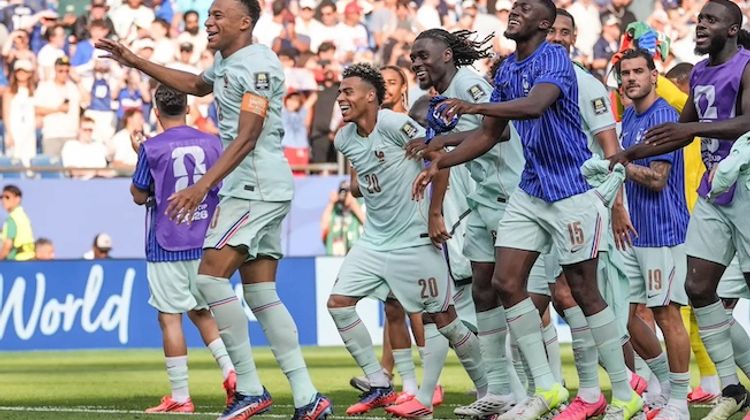 RUGBY ET FOOT – Coqs en demies du Mondial. Bleus contre Wallabies
